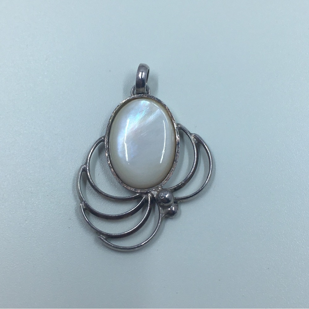 .900 Mother of Pearl Pendant